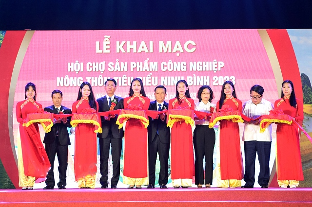 Ninh Bình: Khai mạc Hội chợ sản phẩm công nghiệp nông thôn tiêu biểu Ninh Bình 2023 