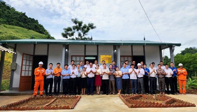 PC Sơn La: Bàn giao Nhà lớp học và Nhà công vụ giáo viên tại xã Suối Bàng