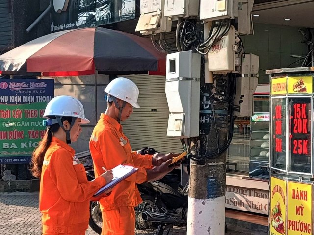 Điện lực khu vực thị xã Bỉm Sơn - Hà Trung (PC Thanh Hóa) đẩy mạnh công tác kiểm tra, rà soát khách hàng sử dụng điện, chống vi phạm hợp đồng mua bán điện