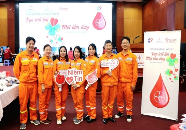 Hưởng ứng chương trình “Tuần lễ hồng EVN” lần thứ IX, hơn 170 đơn vị máu đã được PC Nghệ An hiến tặng phục vụ cứu người