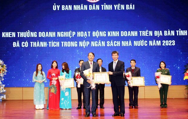 PC Yên Bái nhận bằng khen của UBND tỉnh vì đã có thành tích xuất sắc trong nộp ngân sách nhà nước năm 2023