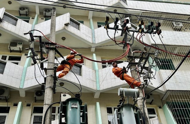 Điện lực thành phố Sầm Sơn tăng cường giải pháp cung ứng điện mùa hè 2024 