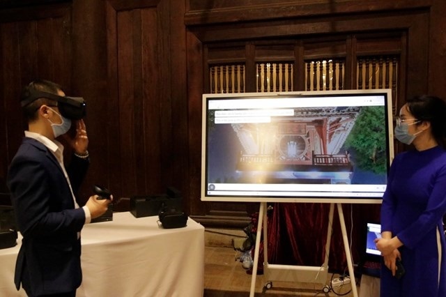 Hà Nội ứng dụng công nghệ thực tế ảo trong du lịch để thu hút du khách