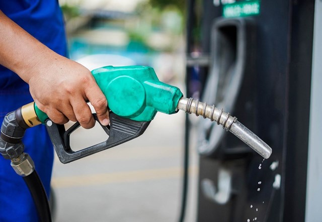 Giá xăng dầu hôm nay 27/4/2024 duy trì đà tăng, hướng mốc 90 USD/thùng