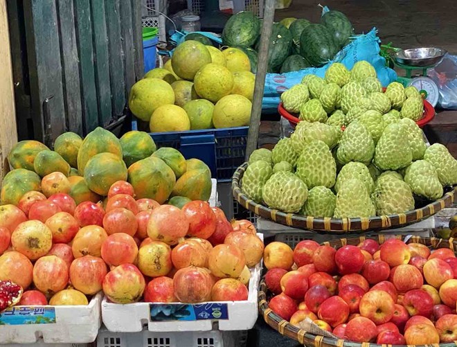 Giá hoa quả tăng mạnh dịp Tết Trung thu