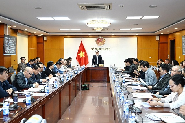 Bộ trưởng Nguyễn Hồng Diên chủ trì Hội nghị về việc tập trung thực hiện các giải pháp bảo đảm cung ứng đủ xăng dầu năm 2024