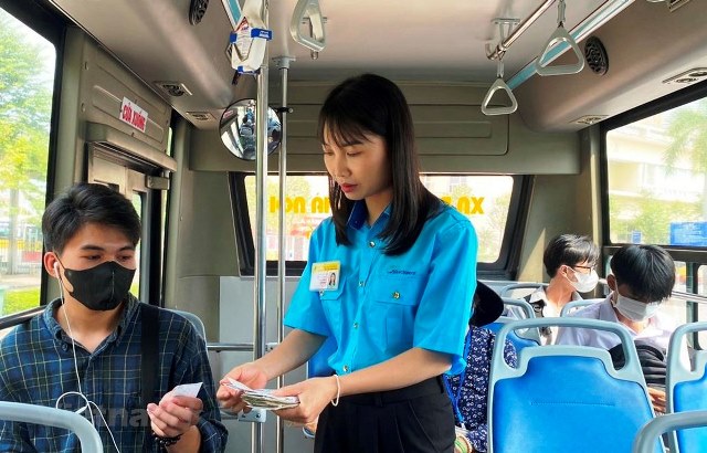 Hà Nội áp dụng chuyển đổi số trong thanh toán cho hệ thống xe buýt công cộng