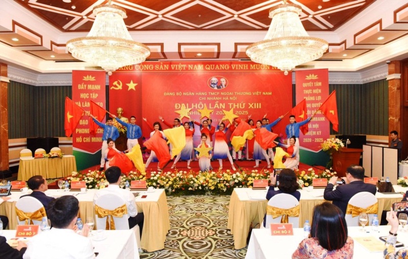 Hoạt động “Về Nguồn” tại Đảng Bộ Vietcombank Hà Nội - Chuyến đi đầy ý nghĩa và nhiều cảm xúc