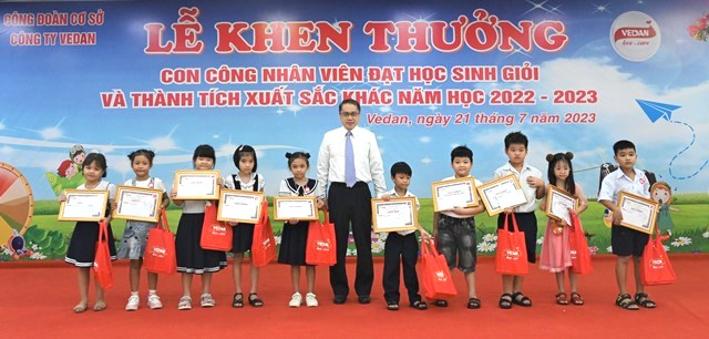 Vedan Việt Nam khen thưởng 764 con, em CBCNV học giỏi năm học 2022-2023