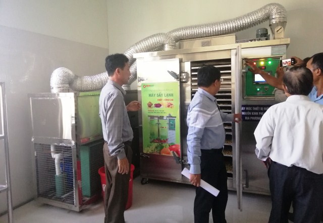 Ninh Thuận: Nghiệm thu đề án hỗ trợ ứng dụng máy móc thiết bị tiên tiến trong chế biến sản phẩm nho sấy