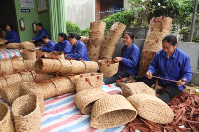 Phát triển sản phẩm thủ công mỹ nghệ phục vụ Năm Du lịch quốc gia 2020 - Hoa Lư, Ninh Bình