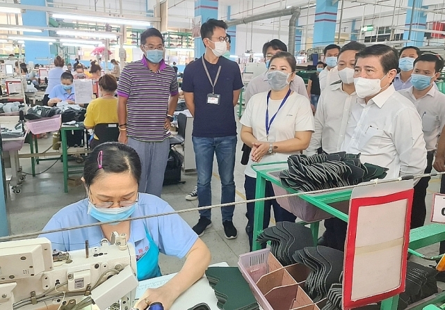 TP. Hồ Chí Minh: Tạo điều kiện cho doanh nghiệp vừa sản xuất vừa phòng chống dịch