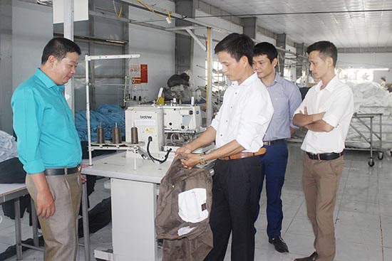 Hiệu quả từ các đề án “Hỗ trợ ứng dụng máy móc thiết bị tiên tiến trong may công nghiệp” tại Sơn La