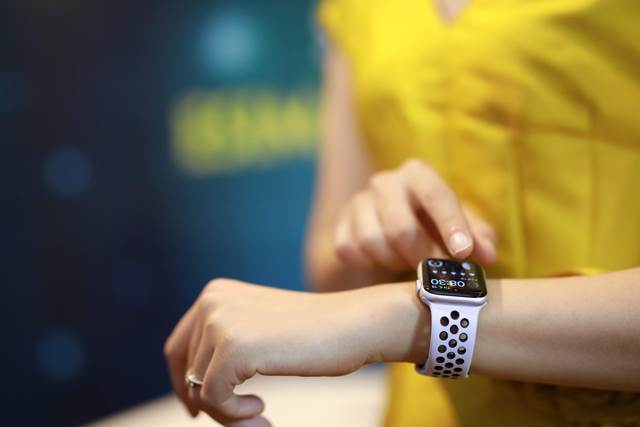 Nhà mạng đầu tiên tại Việt Nam cung cấp eSIM trên Apple Watch