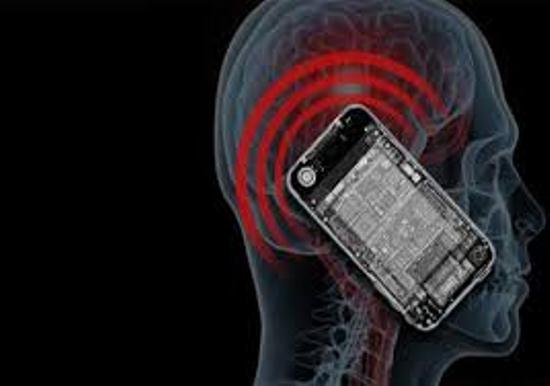 Smartphone tương lai sẽ.... chui vào tai người dùng