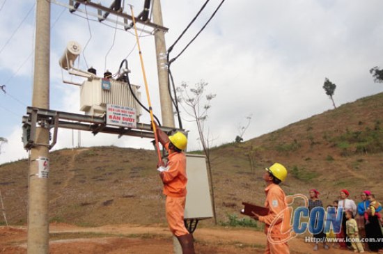 Khởi công Dự án cung cấp lưới điện Quốc gia cho các hộ dân chưa có điện tỉnh Sơn La năm 2015