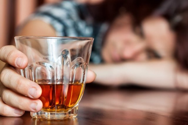 Bộ Y tế cảnh báo ngộ độc rượu trong dịp Tết Nguyên đán