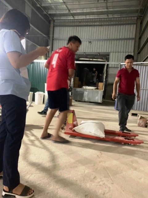 QLTT Hà Nội: Phát hiện cơ sở sản xuất thuốc tây trái phép cực lớn tại Thạch Thất
