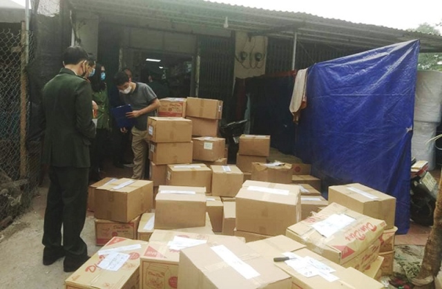 Phát hiện vụ tàng trữ sách lậu với số lượng rất lớn trên địa bàn Hà Nội