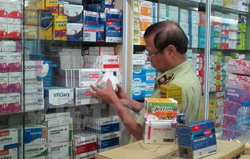 Thủ tướng chỉ thị tăng cường chống buôn lậu hàng dược phẩm, mỹ phẩm
