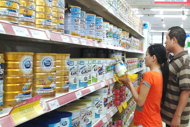 Hà Nội:  Người tiêu dùng lạc vào ma trận sữa giả, sữa nhái kém chất lượng