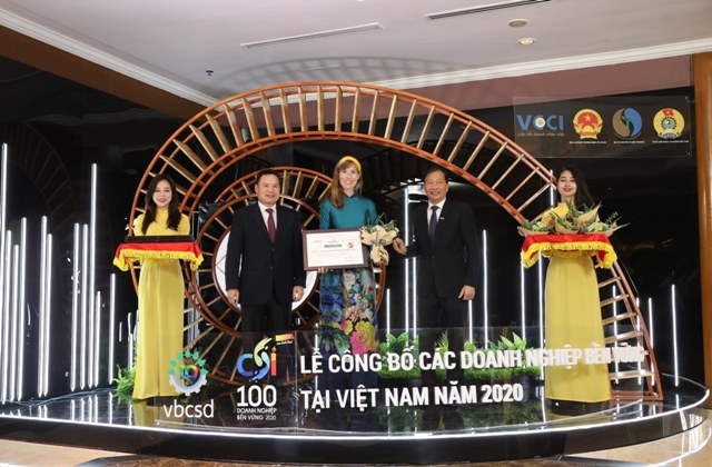 HEINEKEN Việt Nam 5 năm liền được vinh danh trong Top 3 doanh nghiệp bền vững nhất Việt Nam
