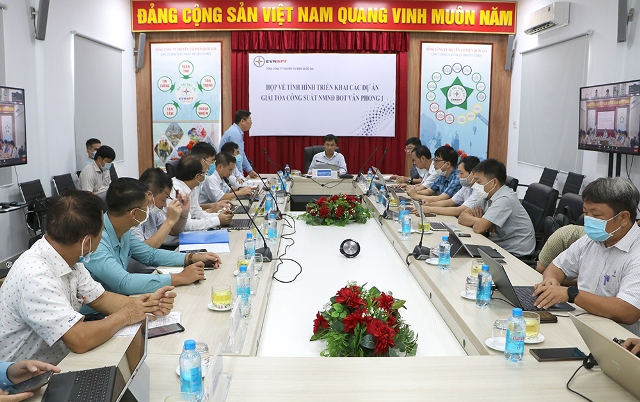 EVNNPT: Tập trung tối đa mọi nguồn lực để đẩy nhanh tiến độ thi công Dự án đường dây 500 kV Vân Phong – Vĩnh Tân