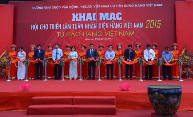 Khai mạc Hội chợ Triển lãm “Tuần nhận diện hàng Việt Nam 2015 - Tự hào hàng Việt Nam”