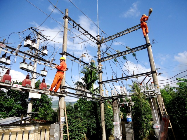 Công ty Điện lực Quảng Ngãi: Nỗ lực cung ứng điện năng phục vụ phát triển kinh tế xã hội, giữ vai trò “đi trước” trong xây dựng nông thôn mới