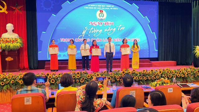 TCT May 10 giành nhiều giải thưởng ngày hội ý tưởng sáng tạo  trong CNVCLĐ quận Long Biên năm 2022