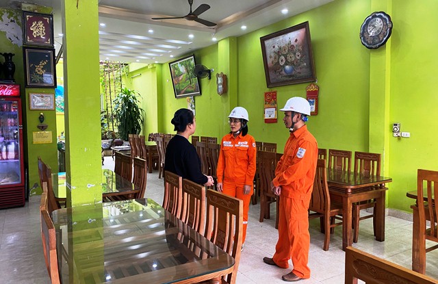 PC Hòa Bình tăng cường tuyên truyền an toàn điện dịp Tết Nguyên Đán 2023
