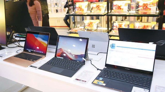 Nửa cuối năm khó khăn chờ đợi các nhà bán lẻ máy tính Việt