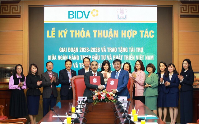 BIDV và Trường Đại học Y Hà Nội ký kết Thỏa thuận hợp tác giai đoạn 2023-2028 và trao tài trợ 