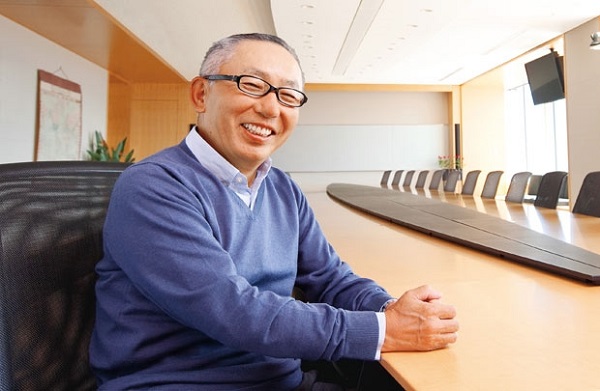 CEO giàu nhất Nhật Bản và những bước tiến "khác người"
