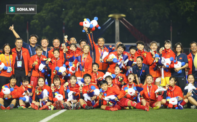 Hội Doanh nhân trẻ Việt Nam bảo trợ nghề nghiệp cho các vận động viên và cầu thủ bóng đá nữ vô địch Sea Games 30