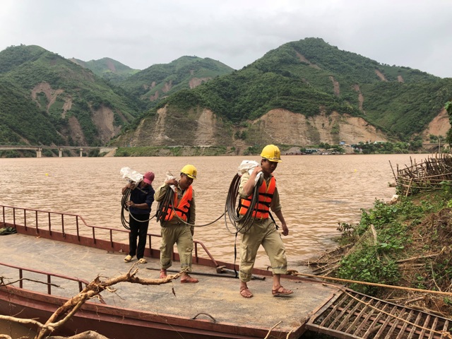 Tổng công ty Truyền tải điện Quốc gia tập trung mọi nguồn lực khẩn trương khắc phục các vị trí móng bị sạt lở do mưa lũ ảnh hưởng đến đường dây 500kV Sơn La - Hiệp Hòa
