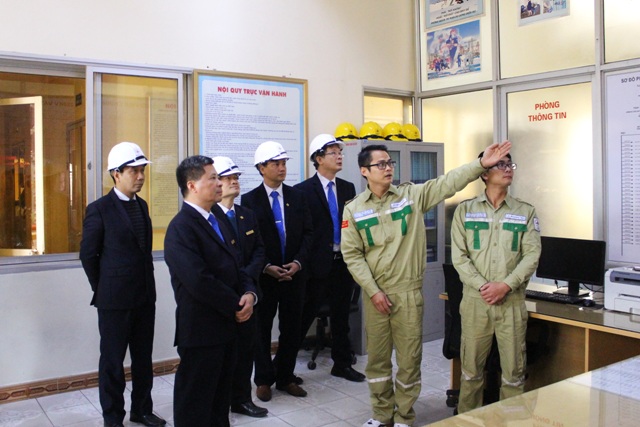 Chủ tịch HĐTV EVNNPT kiểm tra và chúc tết tại Truyền tải điện Đông Bắc 2