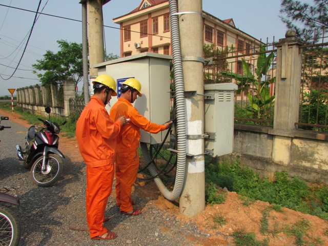 Công ty Điện lực Quảng Trị: Đảm bảo cấp điện an toàn hiệu quả cho các dự án trọng điểm, góp phần tăng tốc xây dựng nông thôn mới
