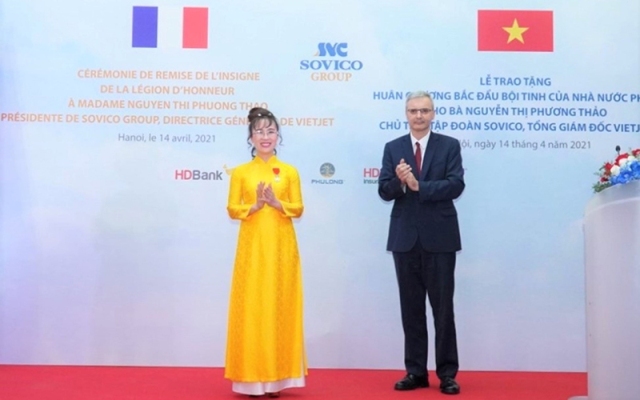 Bà Nguyễn Thị Phương Thảo nhận Huân chương Bắc đẩu bội tinh của Pháp trao tặng