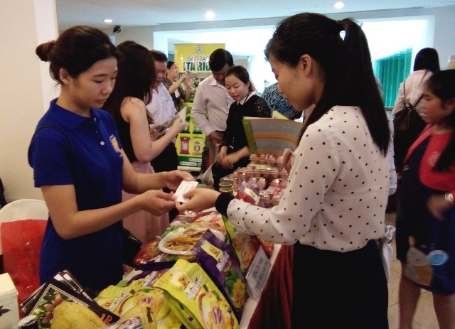 Doanh nghiệp và nhà phân phối ‘bắt tay’ tiêu thụ hàng Việt