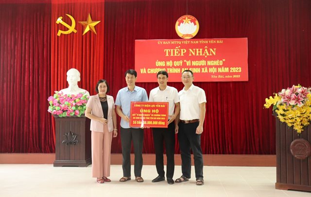 PC Yên Bái ủng hộ quỹ “Vì người nghèo” và Chương trình an sinh xã hội tỉnh