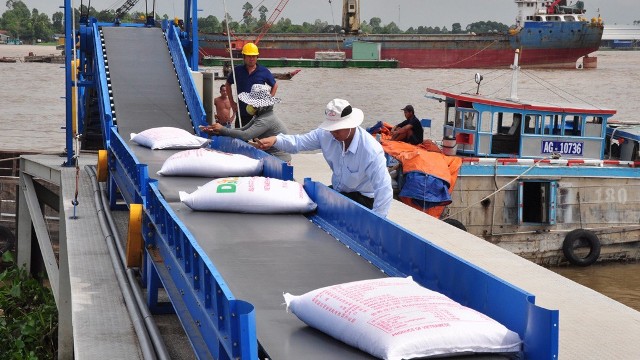 Việt Nam trúng phần lớn gói thầu xuất khẩu 250.000 tấn gạo sang Philippines