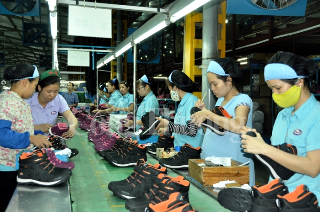 Xuất khẩu giày, dép: Doanh nghiệp nội 'lép vế'