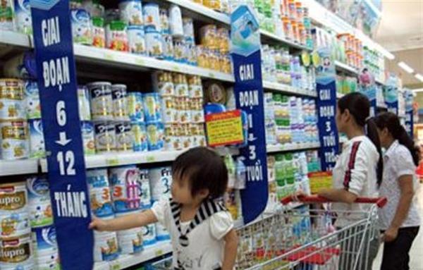Hà Nội kiểm soát nghiêm đăng ký, quản lý giá sữa cho trẻ em dưới 6 tuổi