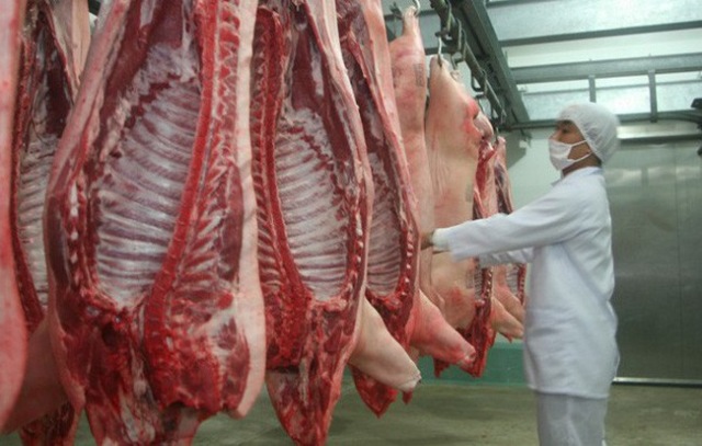 Thị trường ngày 12/3: Dầu thô tăng, giá thịt lợn Trung Quốc cao nhất 14 tháng
