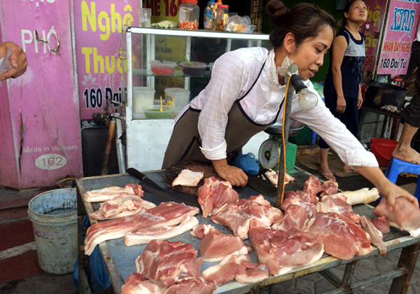 Trung Quốc gom mua, thịt lợn lên cơn sốt