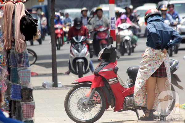 Nắng nóng kinh khủng, chị em Sài Gòn chi tiền triệu mua váy áo chống tia cực tím