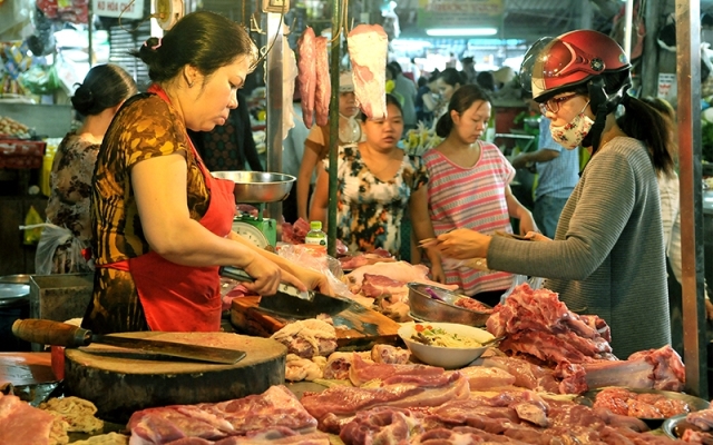 Sớm ổn định giá và ngành hàng thịt lợn
