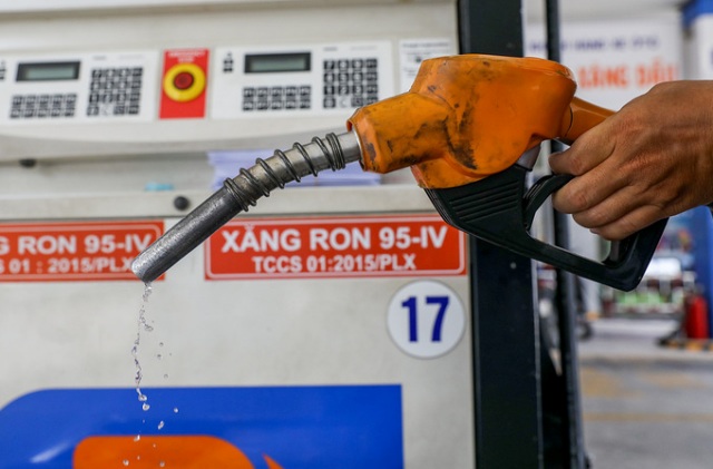 Xăng dầu đồng loạt tăng giá, vượt mốc 20 nghìn đồng/lít