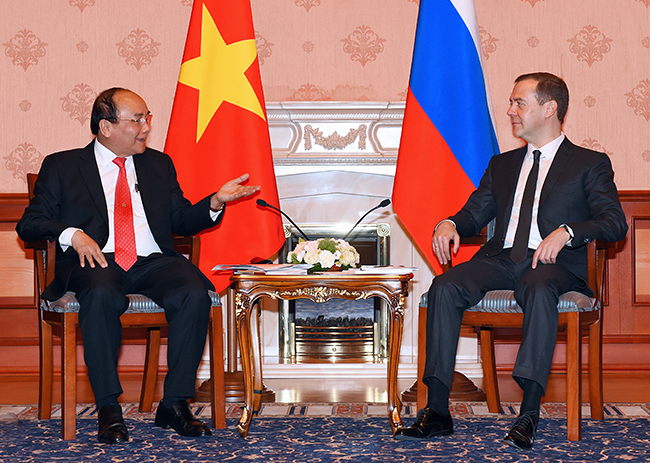 Thủ tướng Nguyễn Xuân Phúc hội đàm với Thủ tướng Liên bang Nga